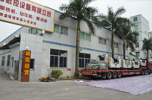 深圳精雕开发了目前国内电视机铝装饰条首选机型    目前国内精雕机的新技术突破产品